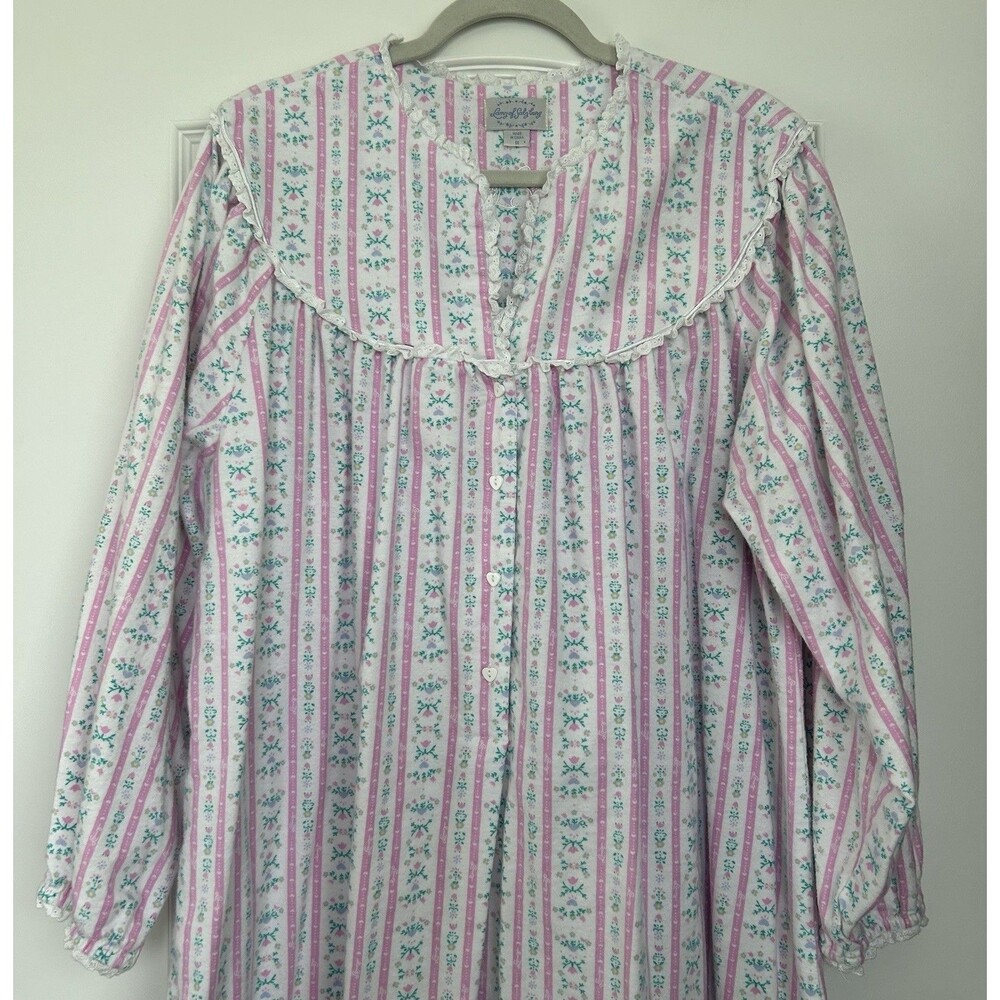 Lanz of Salzburg Floral Flannel Nightgown 1X Lace Rosey Tyrolean Pattern Cottage - Picture 3 of 12
